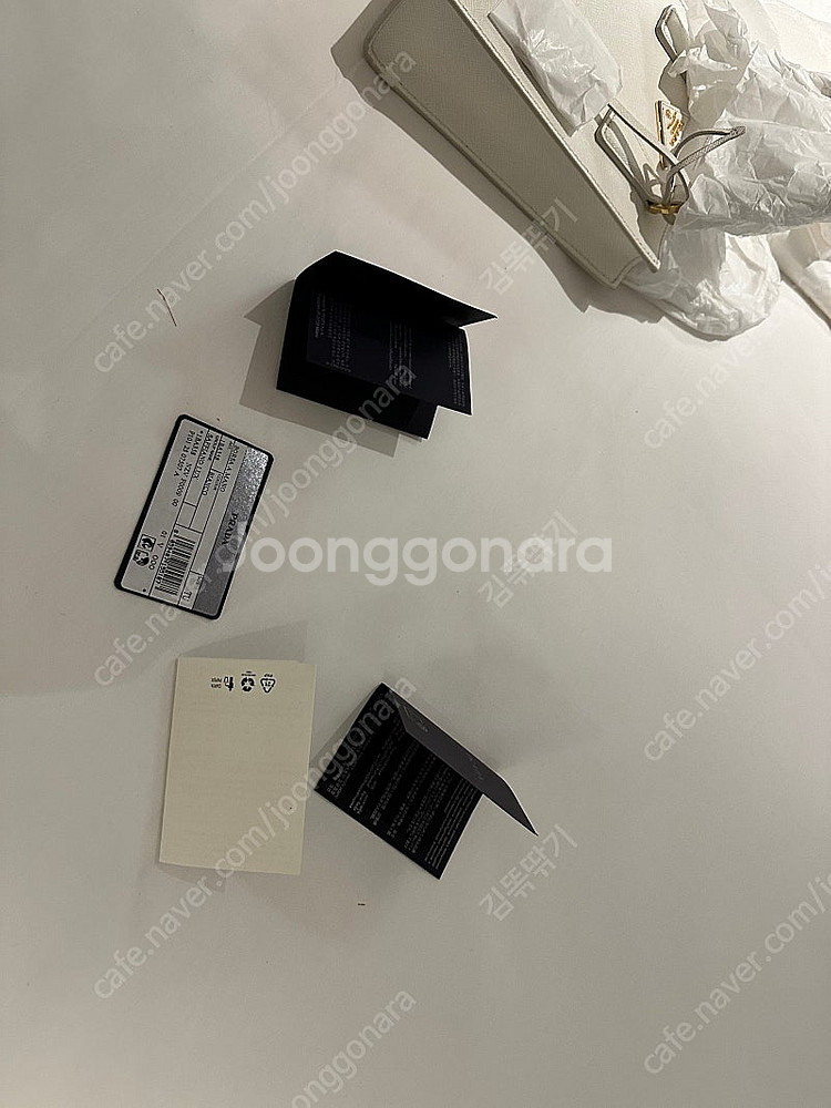 [미사용품/선물용] 프라다 사피아노 레더 여성용 핸드백...--4