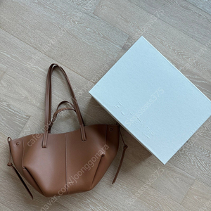 폴렌느 시미백 미니 카멜