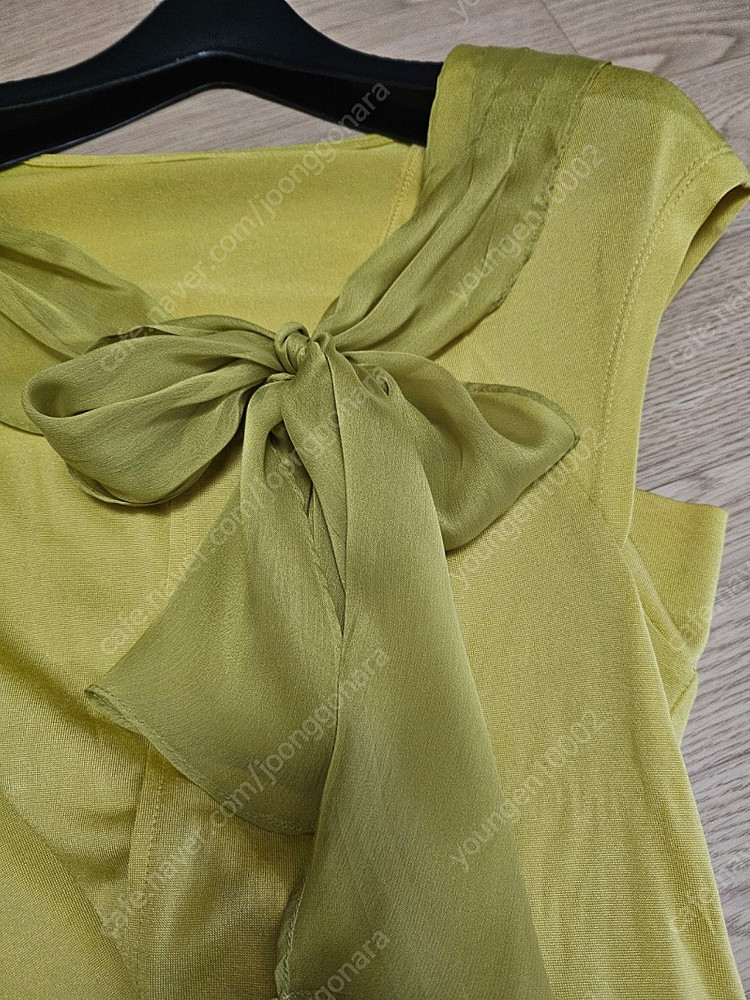 미니멈 쉬폰리본 나시티(한섬 타임 마인 시스템 시슬리 오브제 오즈세컨 미샤 랑방)--1