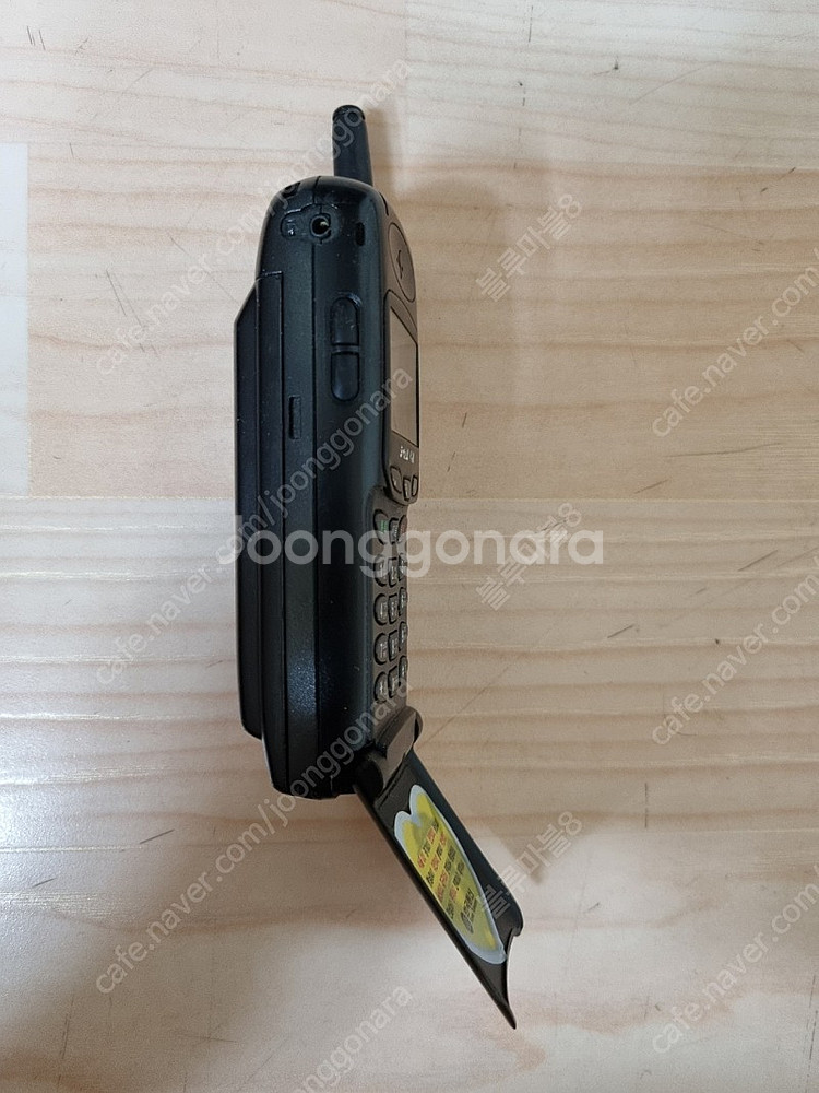 오래된 골동품 수집용 핸드폰--5