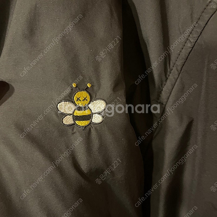 디올 X 카우스 콜라보 Bee 봄버 자켓 판매 합니다.--2