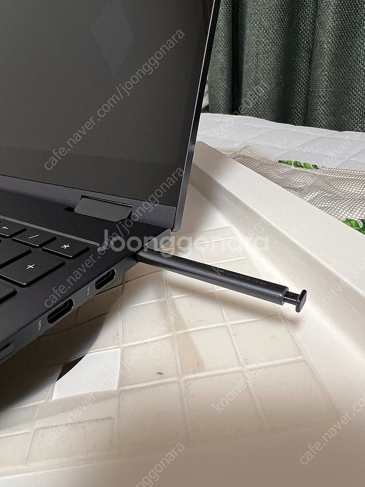 삼성 갤럭시북 플렉스2 노트북 nt950qda 실금있음...--6