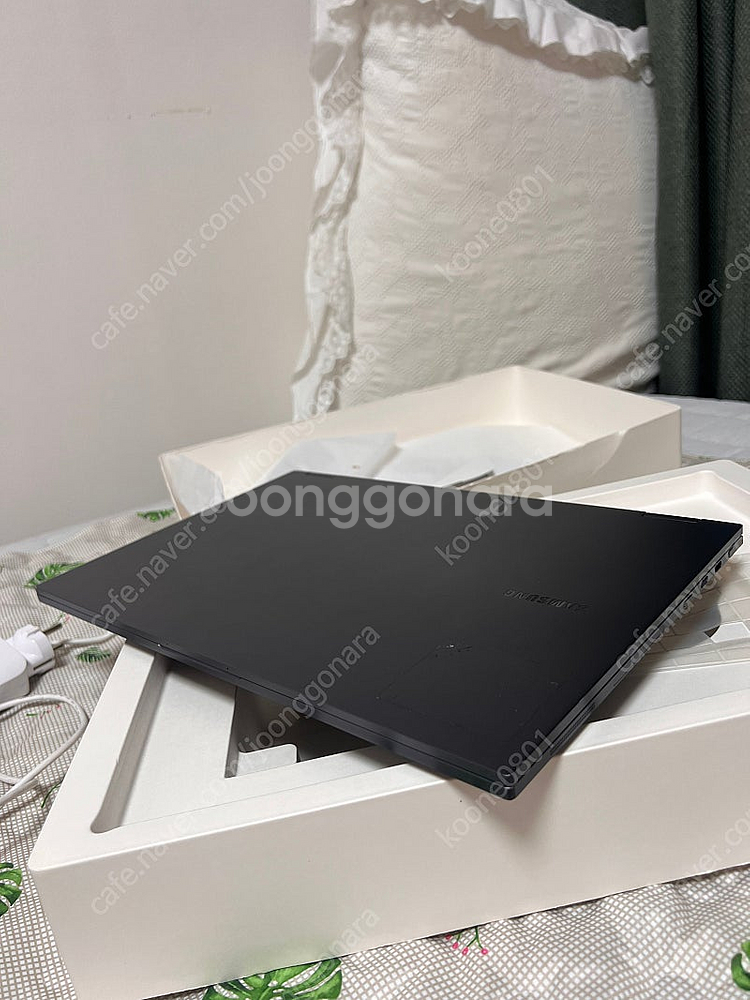 삼성 갤럭시북 플렉스2 노트북 nt950qda 실금있음...--7