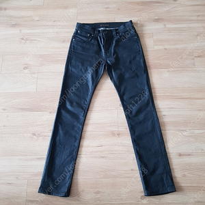 누디진 Thin Finn. Dry Black Coated jean. 씬핀 드블코 드라이블랙코티드 스트레치 슬림진. 30사이즈.