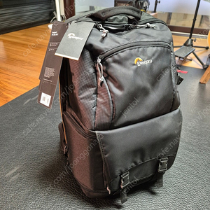 Lowepro(로우프로)카메라 백팩 신품 10만원(택포)