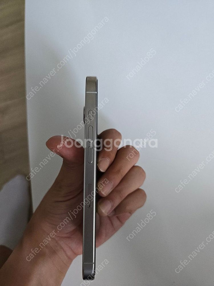 아이폰15pro 256기가 화이트색상 풀구성 판매 합니...--4