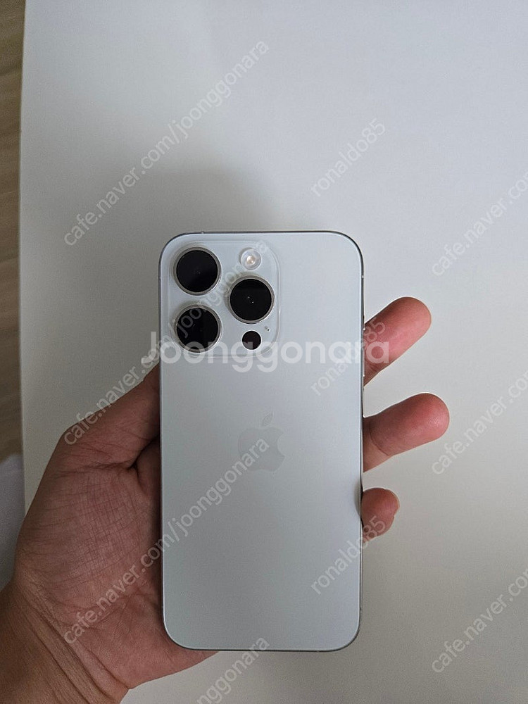 아이폰15pro 256기가 화이트색상 풀구성 판매 합니...--5