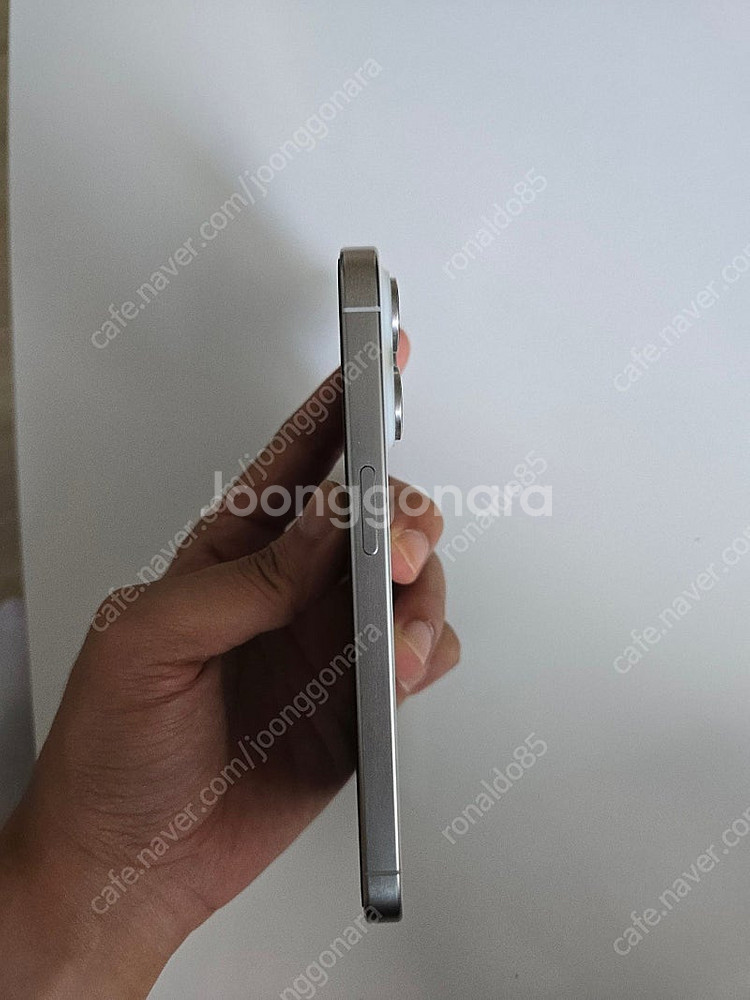 아이폰15pro 256기가 화이트색상 풀구성 판매 합니...--6