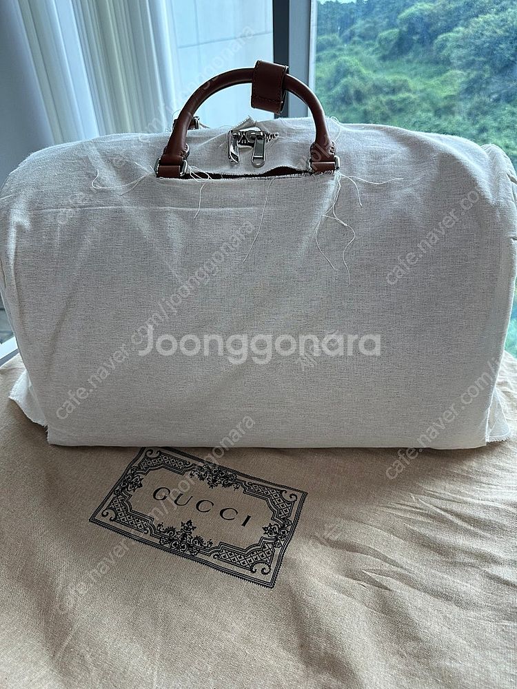 구찌 엠보스 브라운 레더 보스턴 백 (여행가방)--0
