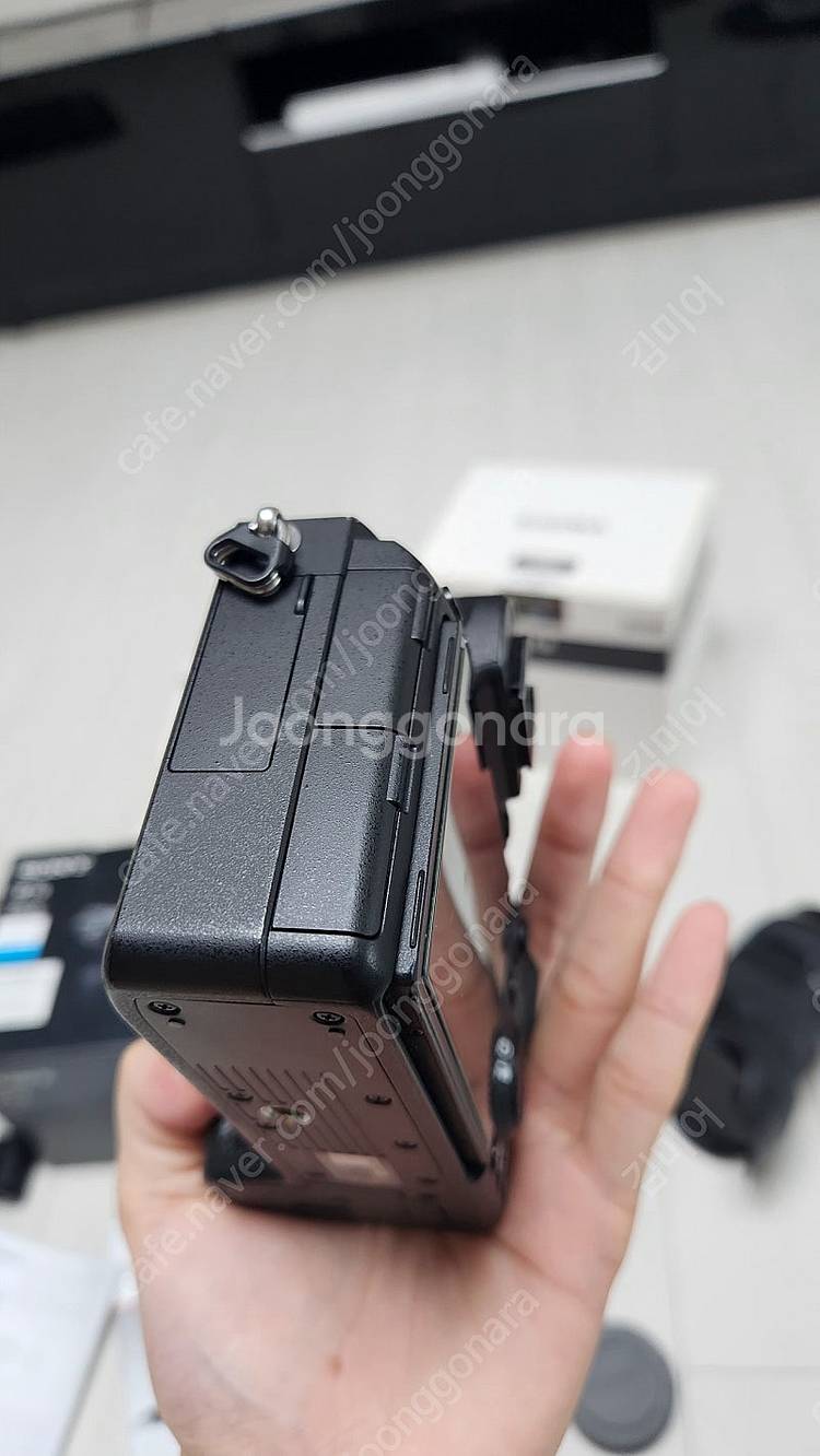 소니 A7M3(풀박)+시그마 2470(풀박)+부속품 다...--2