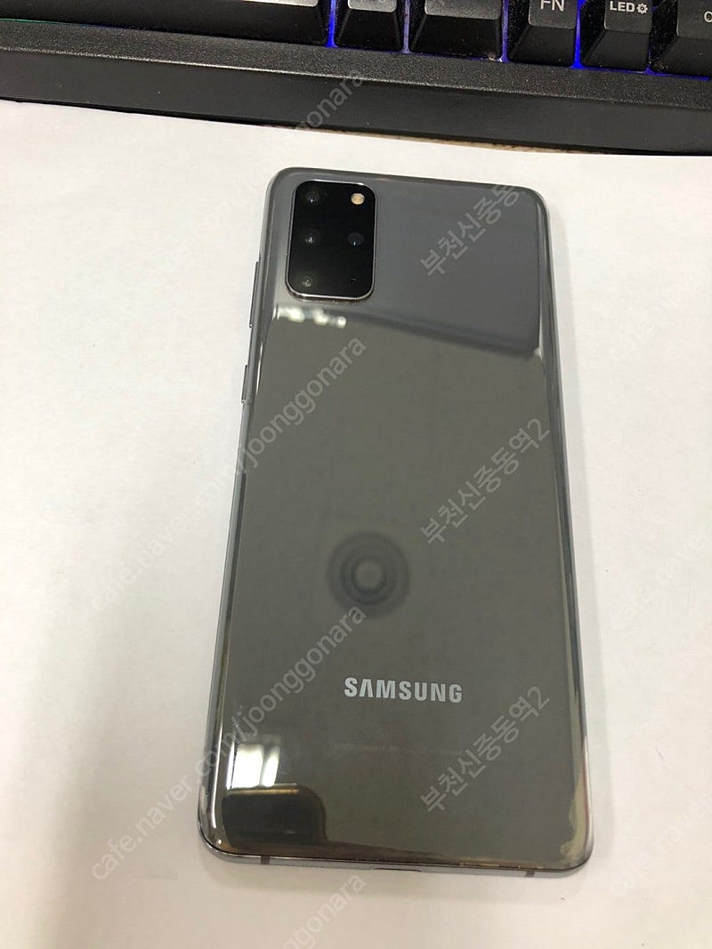 195010 KT 갤럭시S20플러스 5G 그레이 외관깔...--0