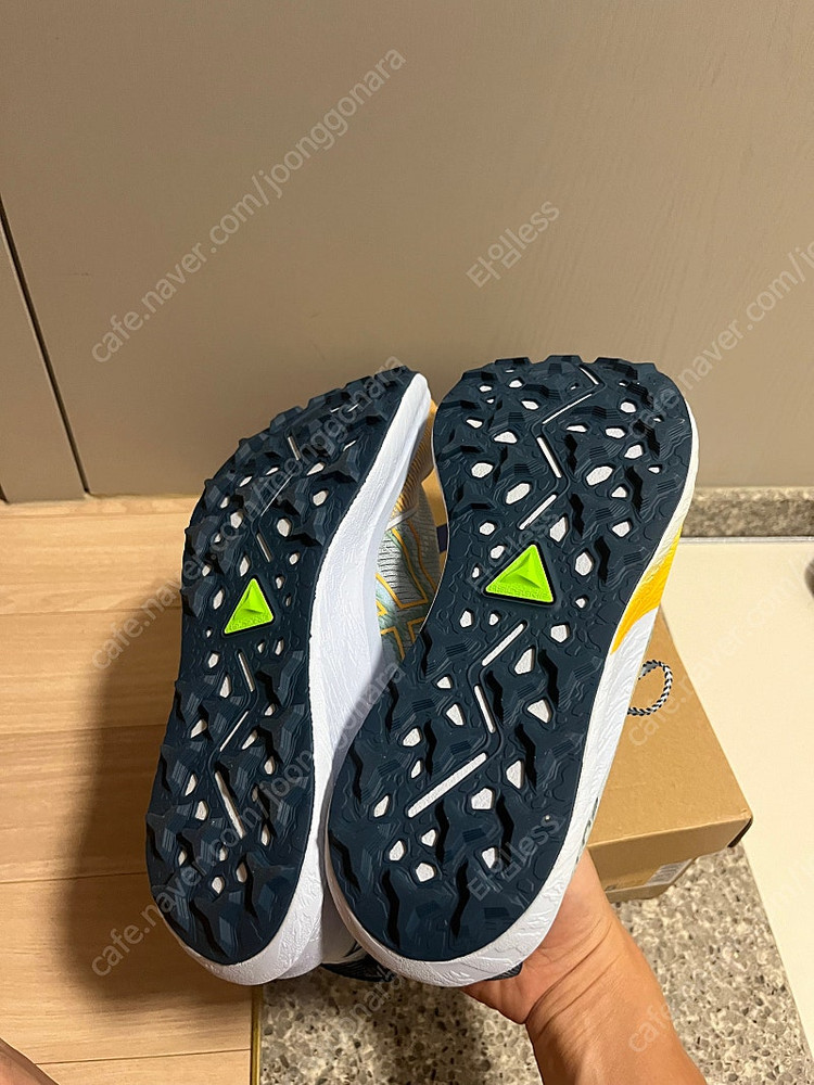 아식스 후지스피드2 트런화 판매 합니다--2