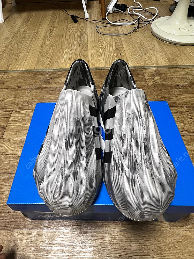 아디폼 슈퍼스타 클리어 그래닛 265 70,000원--1