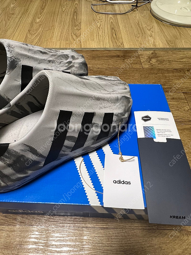 아디폼 슈퍼스타 클리어 그래닛 265 70,000원--6