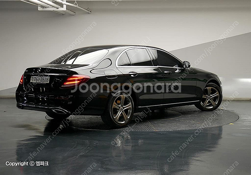 벤츠E-클래스 W213 E220d 아방가르드 (5인승)...--2