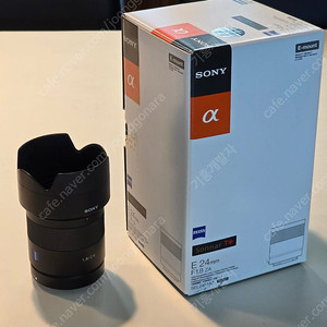 sony e마운트 칼이사 SEL24F18Z 렌즈 팝니다
