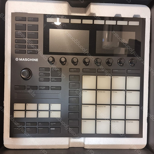 민트급] ni maschine mk3 블랙, 덱 세이버 포함 팝니다.