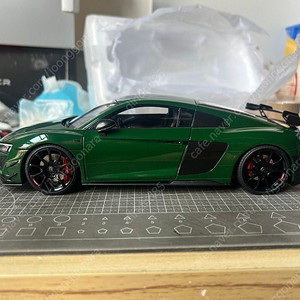 아우디 R8 GT 켕파이 1:18 판매합니다.