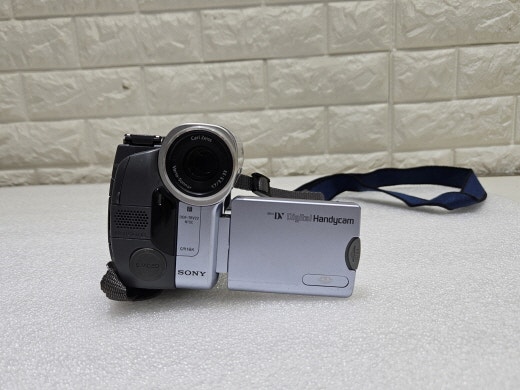 부품용 SONY 캠코더 DCR-TRV22 입니다--0