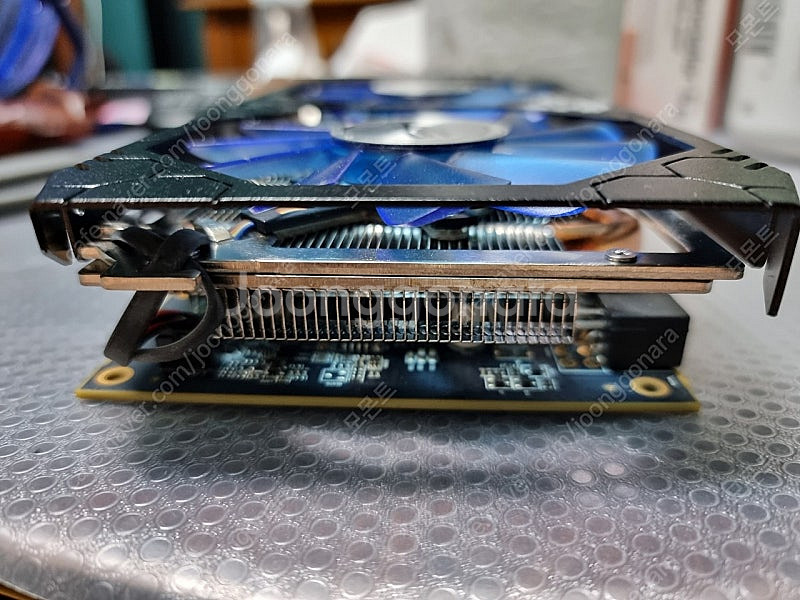 HIS RX570 4G 판매(청소 완료, 상태 좋음)--4