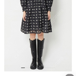 럭키슈에뜨 Daisy Point Volume Sleeve Dress