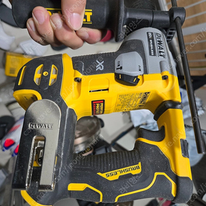 디월트 dewalt dch172n 무선함마드릴 베어툴