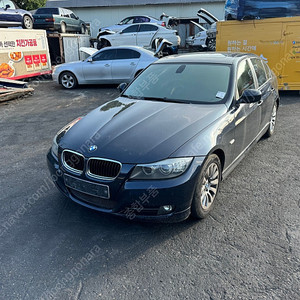 BMW E90 E바디 320i 후기형 부품차 각개합니다 앞범퍼,FRM,데후,휀다,운전석 조수석 헤드라이트,후미등,테일램프,내장재,공조기,본넷,트렁크,사이드미러,안드로이드 올인원