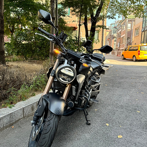 혼다 CB300R 2020년식 판매합니다.