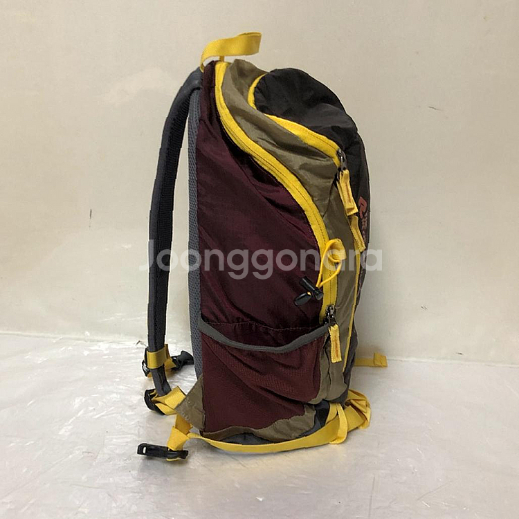 판매 레드페이스 등산배낭 20L 상태좋음--1