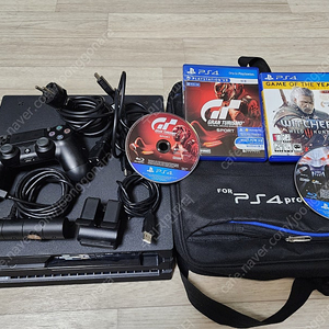 플스4 프로 PS4 PRO 블랙 1TB + 카메라 + 저스트댄스2022내장,그란스포츠,위쳐 팝니다.