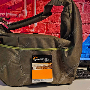 숄더 카메라 가방 (Lowpro Passport Sling II) 팝니다.