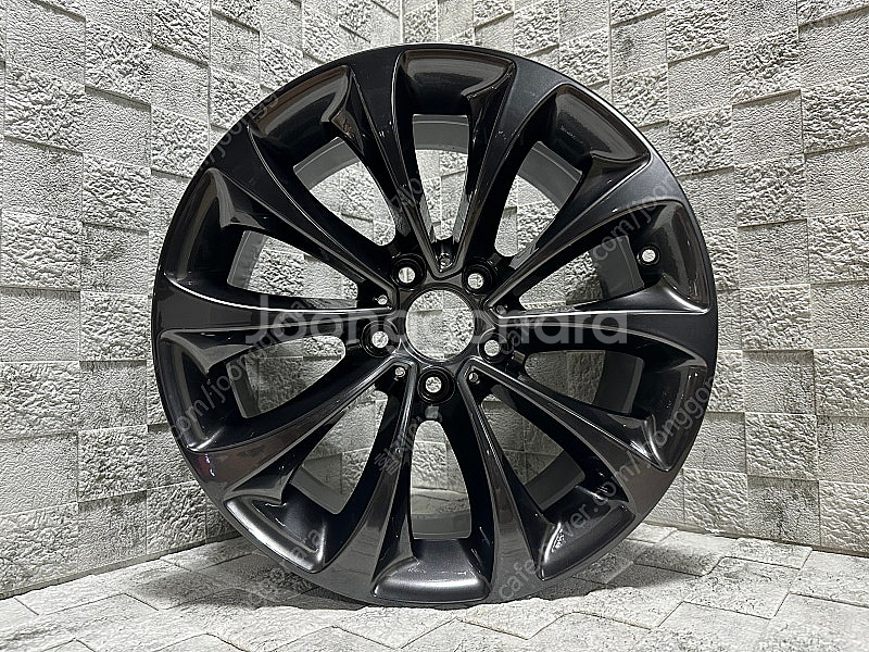 (판매)BMW F10 5시리즈 신형 터빈 452 18인...--0