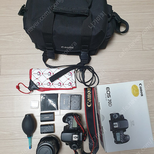 dslr카메라 eos70d와 18-135렌즈 세트로 판매합니다.