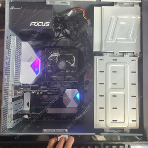 I7 9700F + ASUS PRIME Z390A 보드 / 시소닉 파워