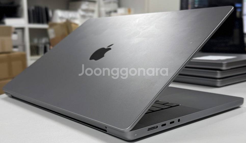 [애플]맥북프로 2021 16인치 M1/32GB/512...--2