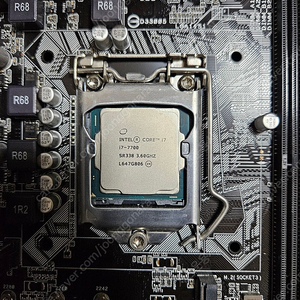 인텔 cpu i7 7700 팔아요. 10만원