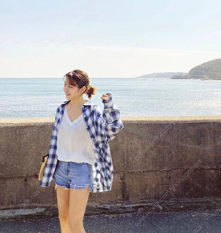 루흐 아디세떼흐 하엄지 브이넥 반팔 티셔츠,아디세떼흐 텐 셀 티셔츠 이미지