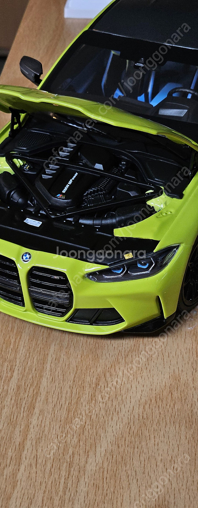 1:18 BMW M4 COMPETITION 미니챔프--3
