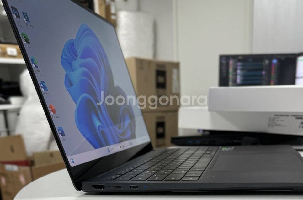[삼성]갤럭시북3 울트라 NT960XFS-G72AG i...--3