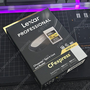 Lexar CFexpress Professional 타입 A 골드시리즈 (320GB) 리더기포함 팝니다