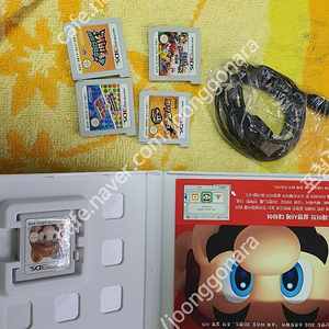 3ds dsi 충전기 랑 3ds팩 5개 묶어서 팔아요.​사진과 같아요.충전기는 usb 충전기라 편해요​0