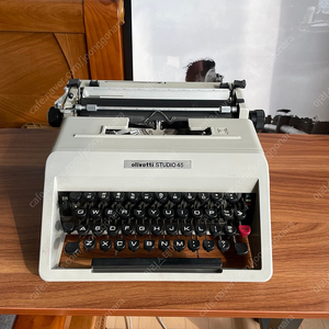 올리베티 타자기 Olivetti studio45