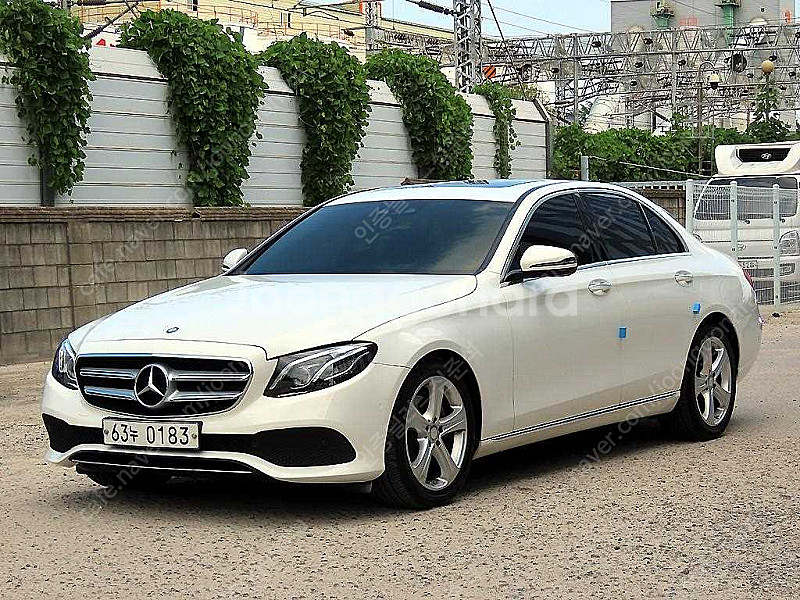벤츠E-클래스 W213 E220d 아방가르드 (5인승)...--1