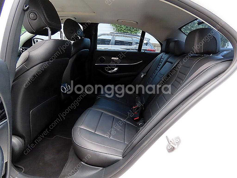 벤츠E-클래스 W213 E220d 아방가르드 (5인승)...--5