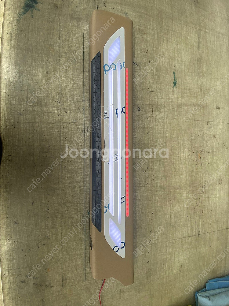 3세대 올뉴카니발 2열led도어스커프 팝니다--3