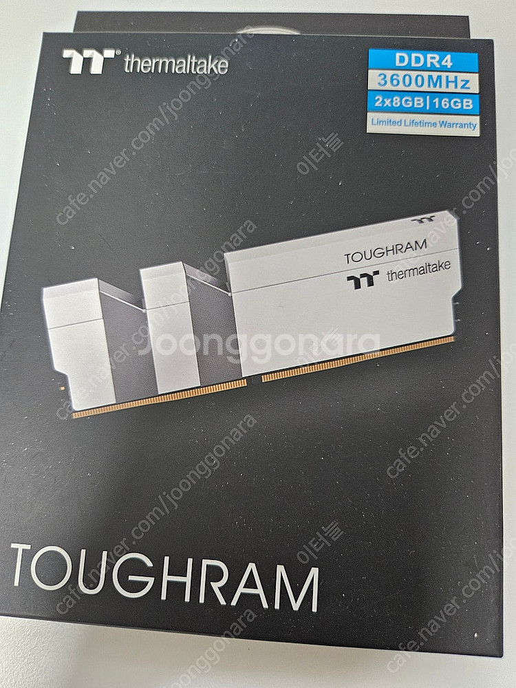 써멀테이크 ddr4 8기가2장 16기가팜니다--0