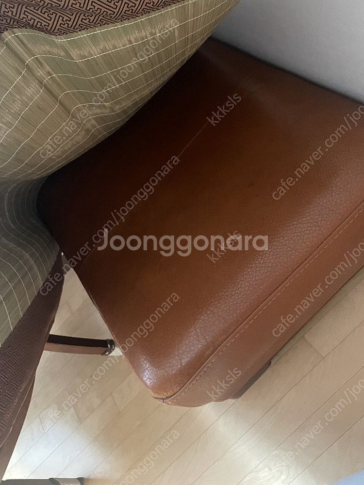 물소통가죽 쇼파 급처분 구매가량 400만원정도 부산--3