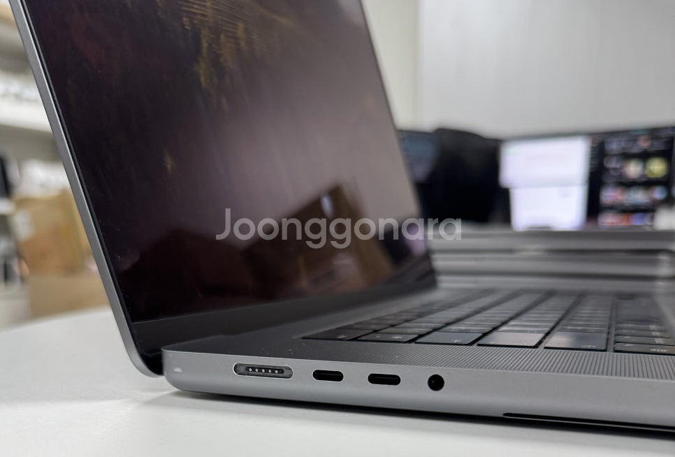 [애플]맥북프로 2021 16인치 M1/32GB/512...--3