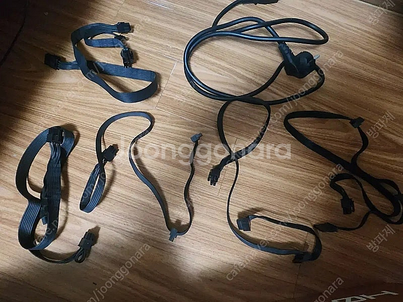 B700H 기가바이트 브론즈 파워 700W 세미 모듈러--2