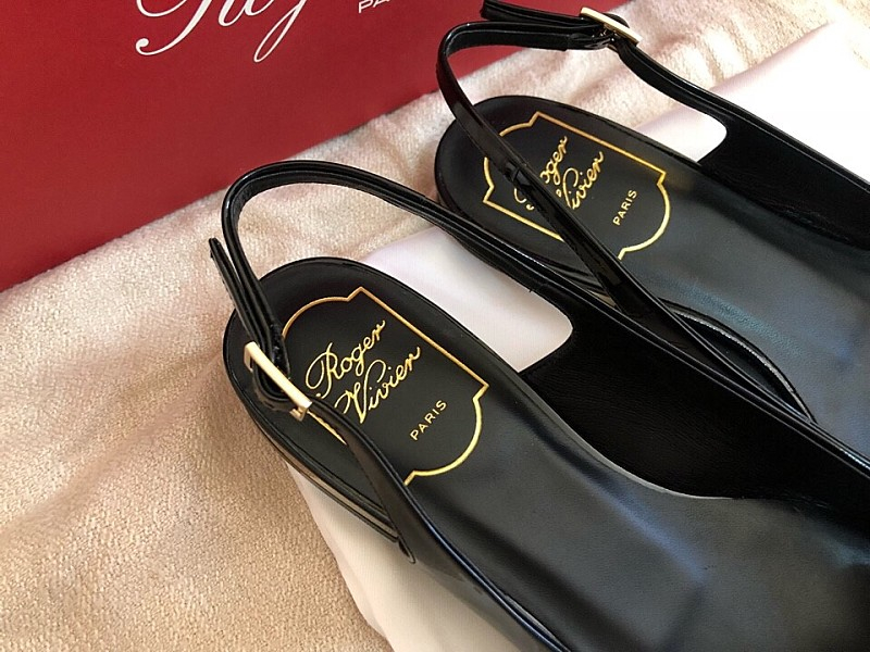 로저비비에 칩스 에나멜 슬링백 35.5 이미지